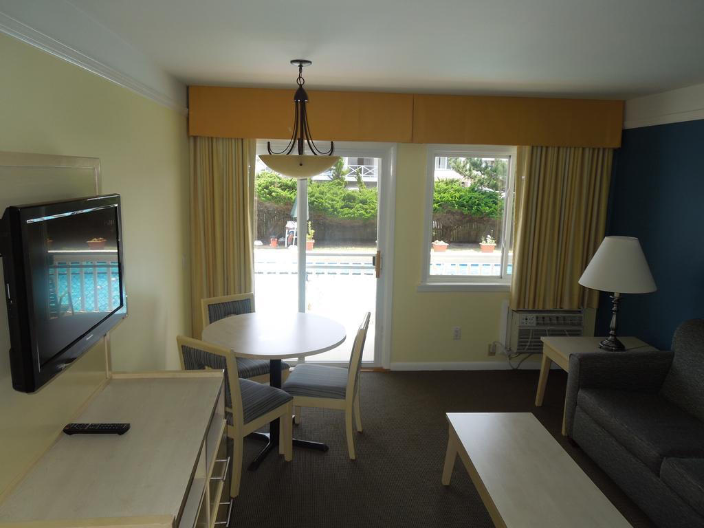 One Bedroom Suite Pool View Only