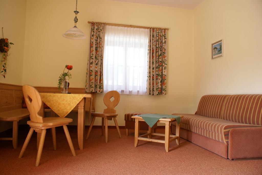 Two-Bedroom Apartment,115724723:JPEG