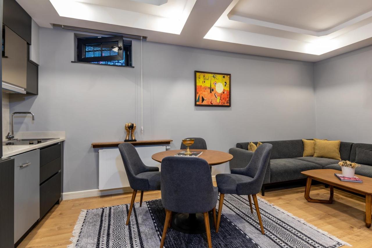 Family Suite Half Basement Floor