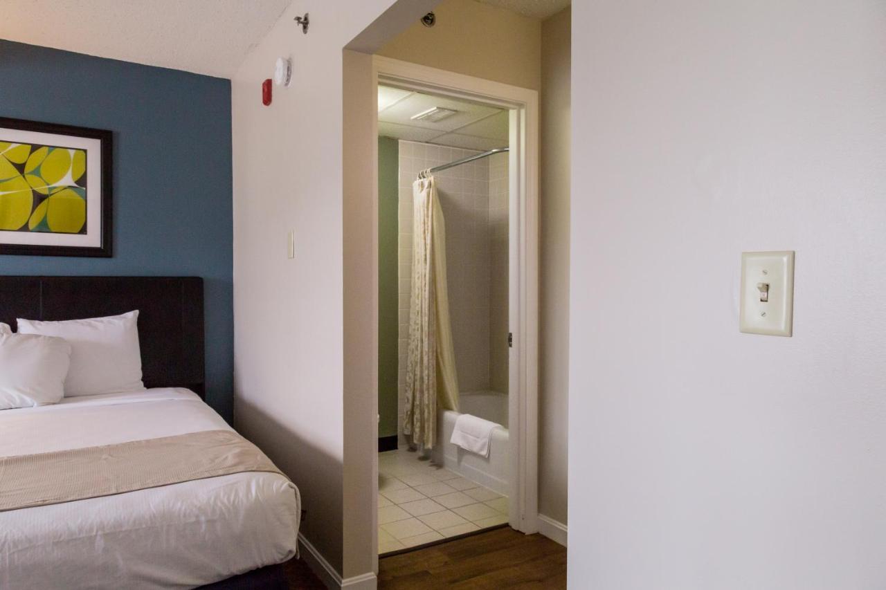 Queen Suite Two Queen Beds Non Smoking