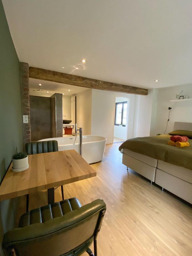 Deluxe Double Room Bath