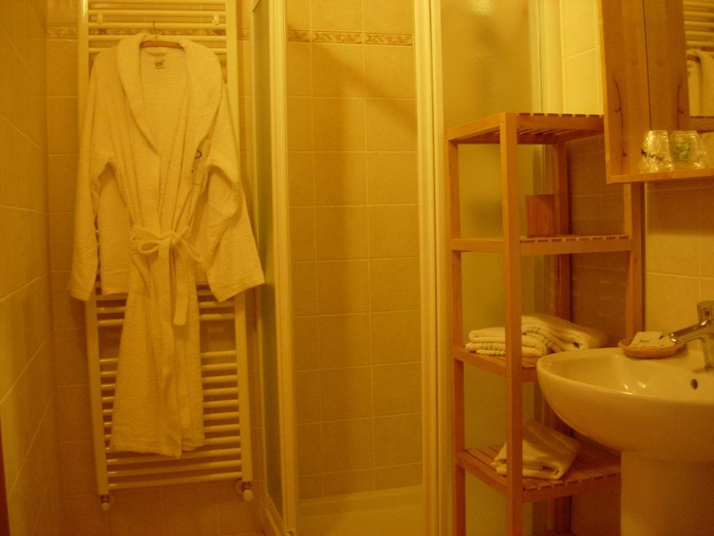 Triple Room,703691746:JPEG
