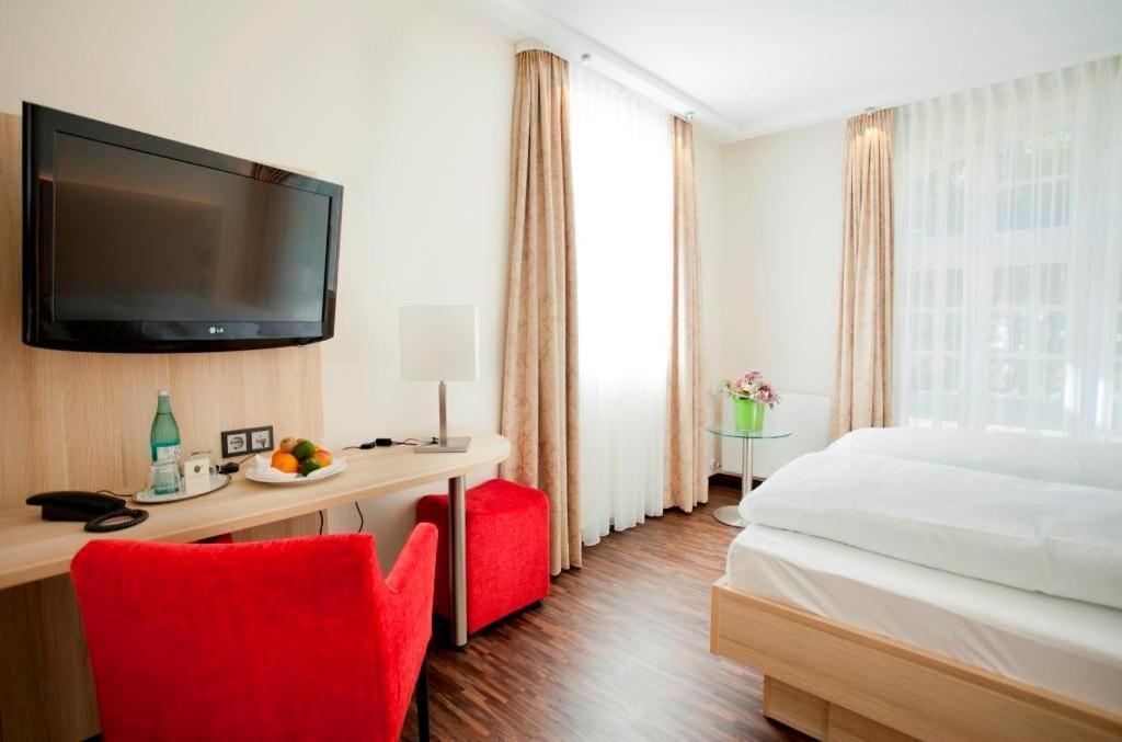 Single Room,11676555:JPEG