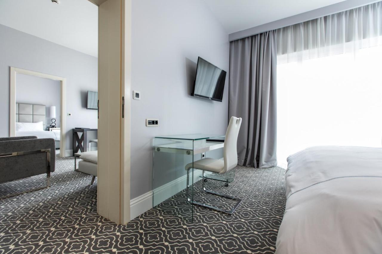 Suite Lit King-Size Supérieure - Balcon