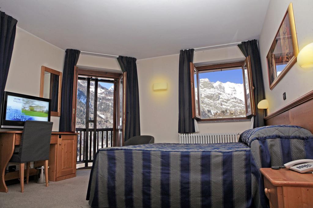 Triple Room,1317912673:JPEG