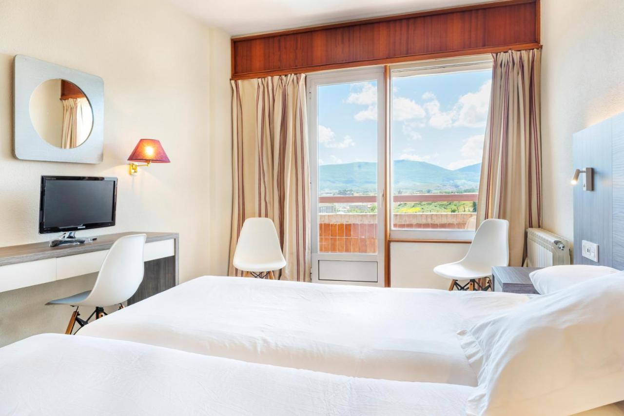 Double or Twin Room Terrace