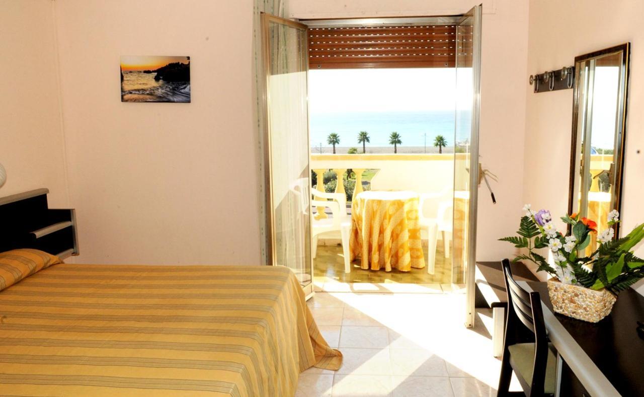 Standard Double or Twin Room,1165434603:JPEG