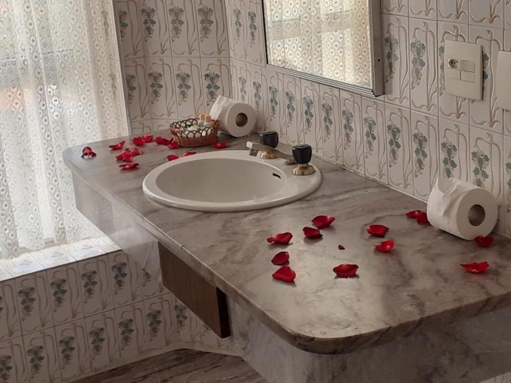 Deluxe Queen Suite