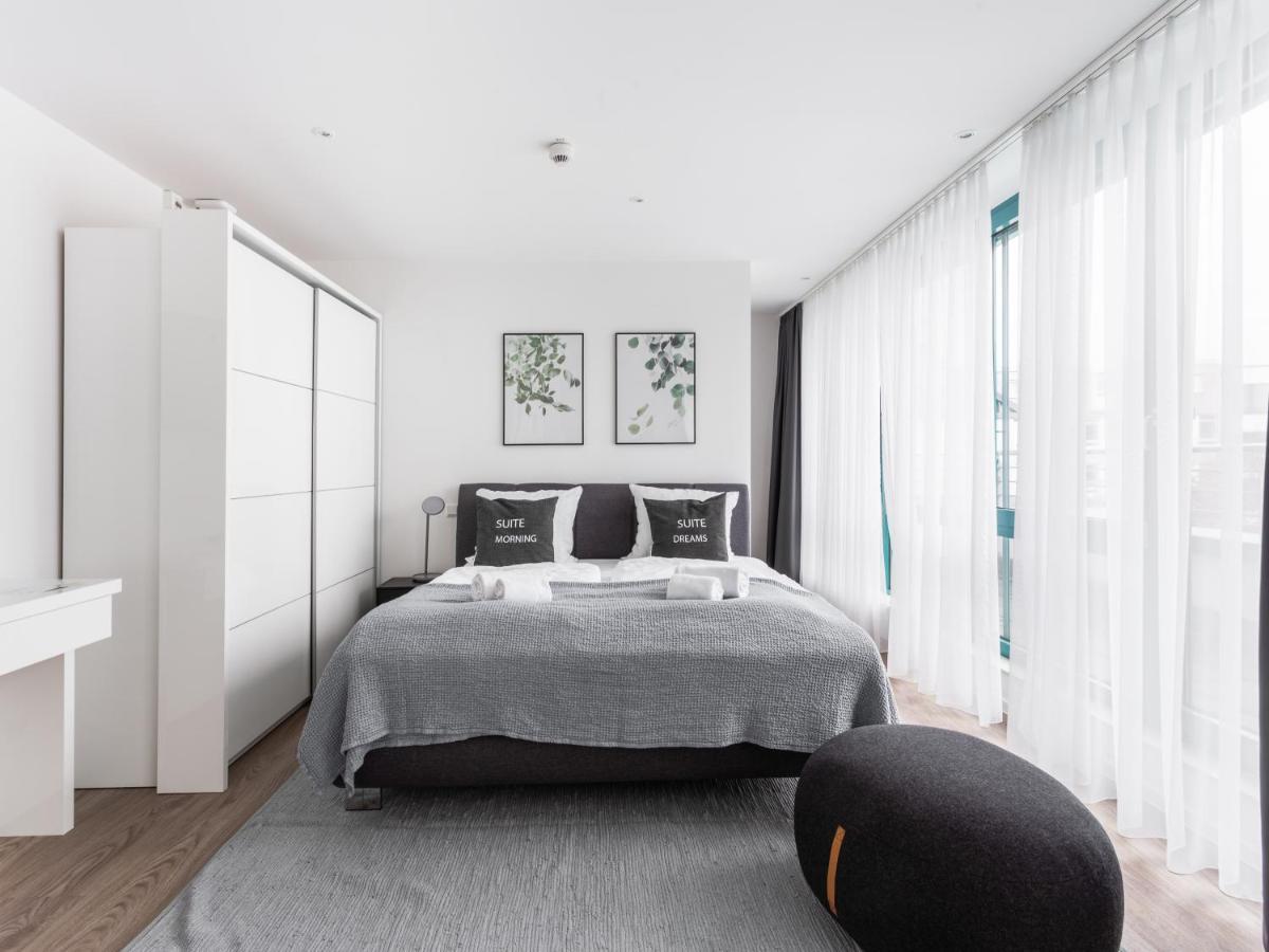 Suite XL Balcony & Courtyard View