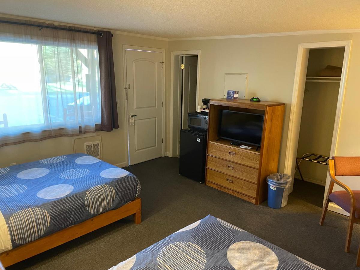 Double Room Two Double Beds Non-Smoking