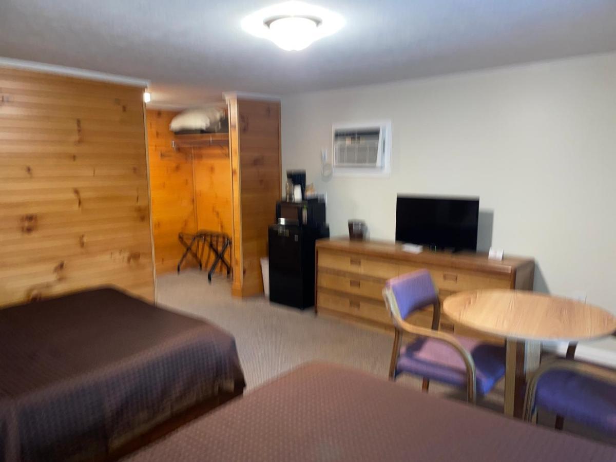 Deluxe Two-Bedroom Family Room
