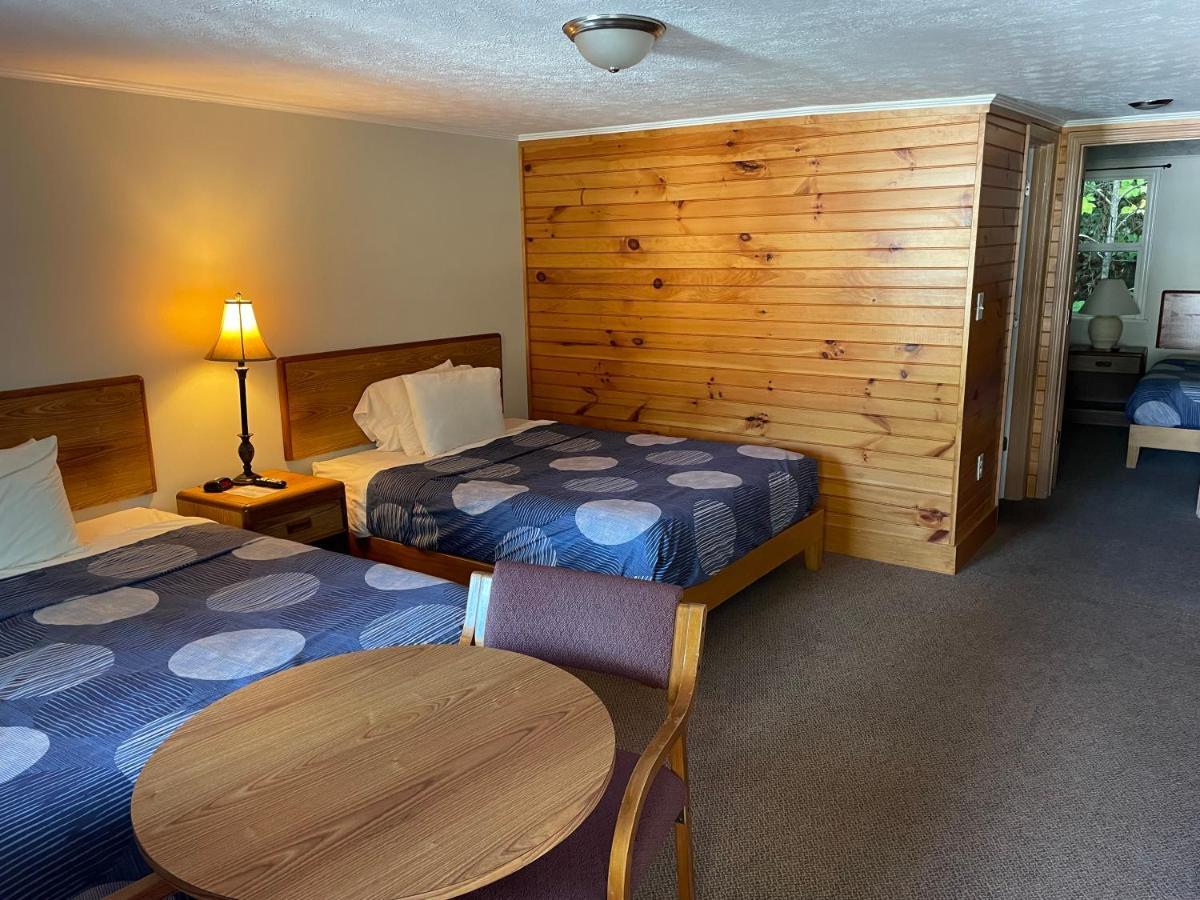 Deluxe Two-Bedroom Family Room