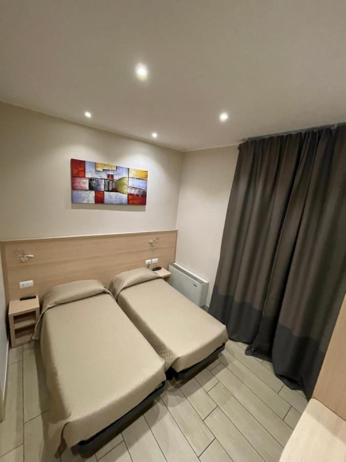 Double or Twin Room Private Bathroom