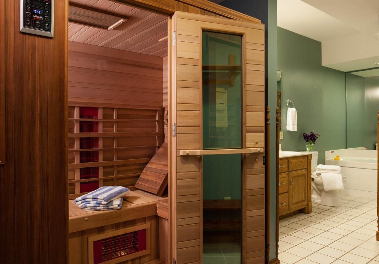 Deluxe Suite with Spa Bath