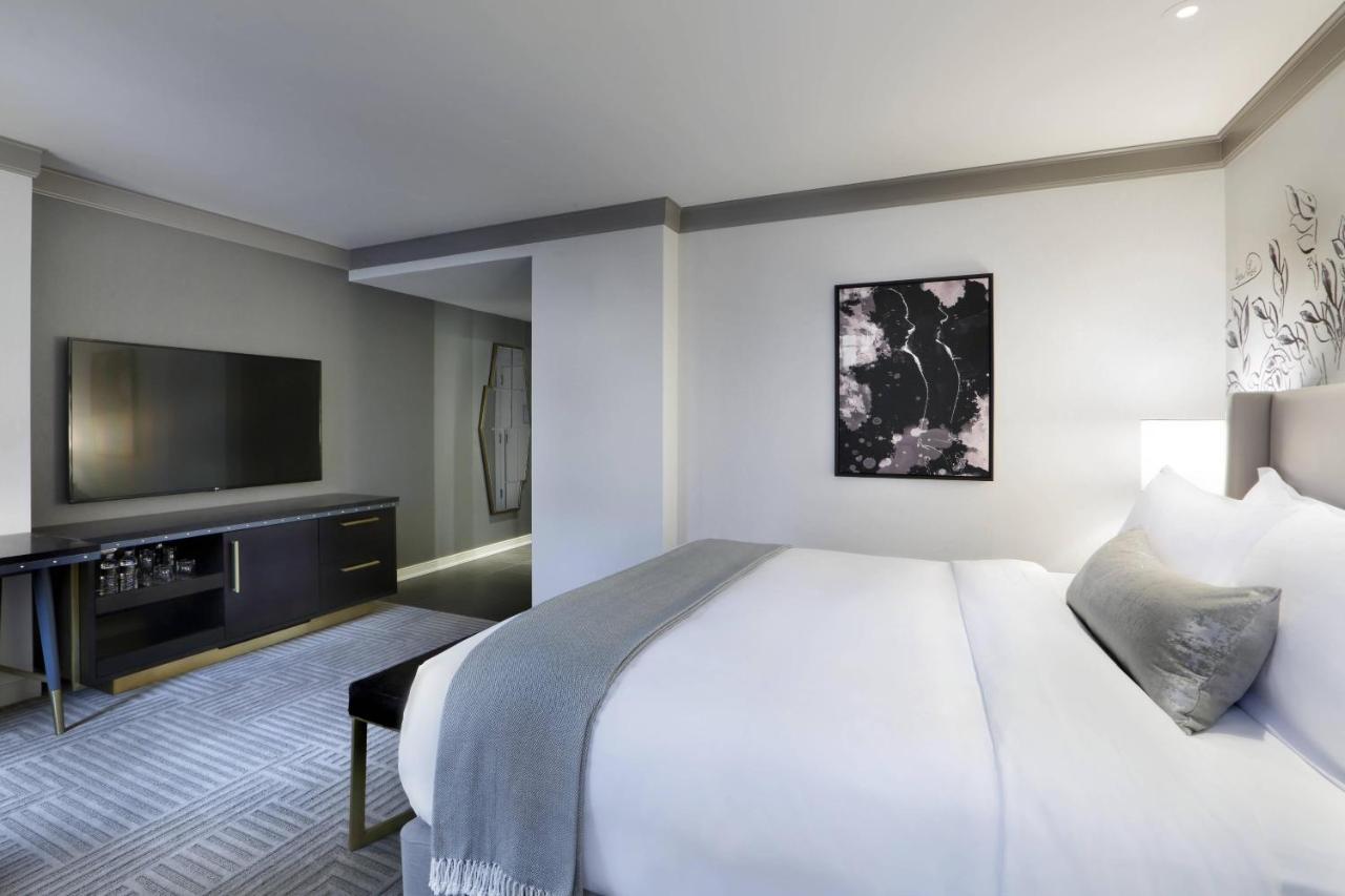 Guest Room 1 King,1275543370:JPEG