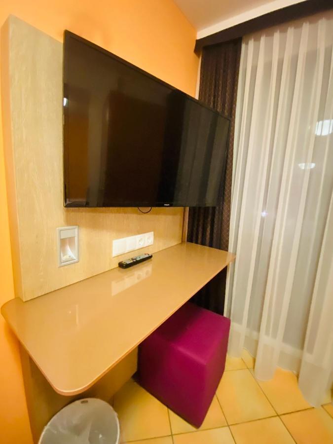 One-Bedroom Family Apartment