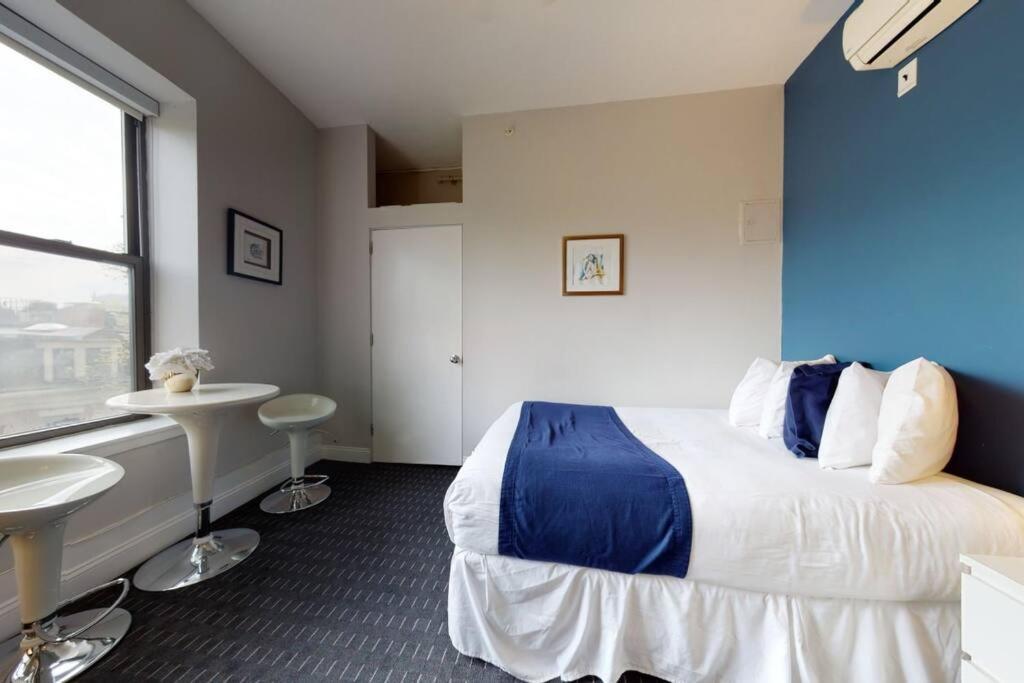 Studio External Private Bathroom