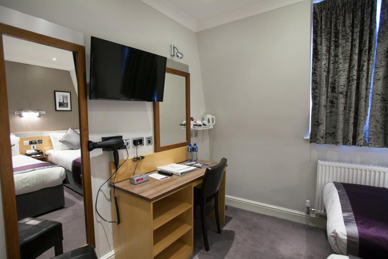 Standard Room One Double Bed One Single Bed Non-Smoking,1163544801:JPEG