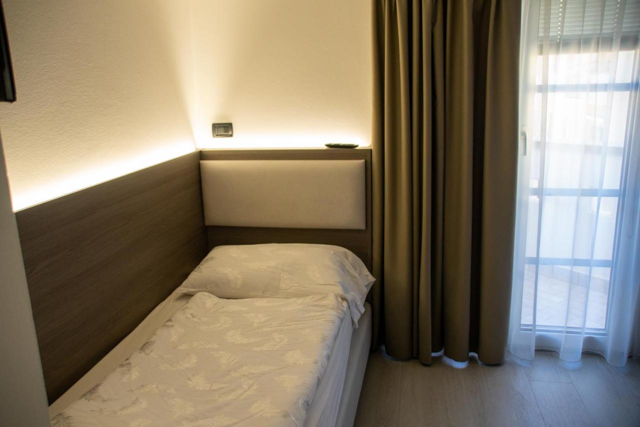 Single Room,1164295680:JPEG
