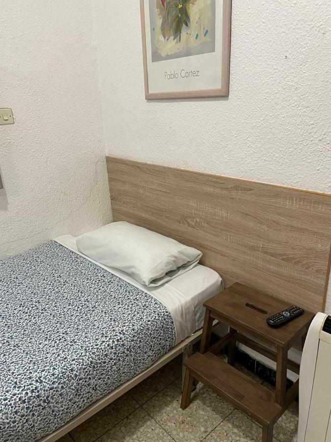 Single Room,799015488:JPEG