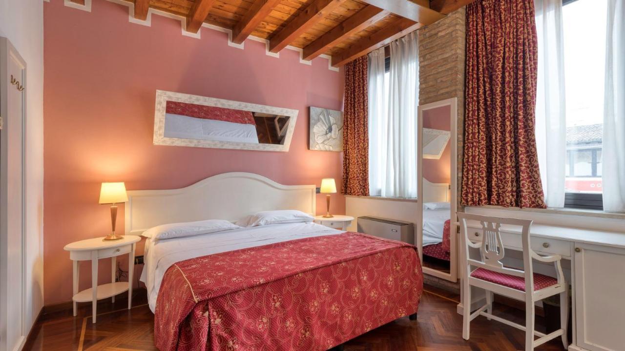 Queen Room,1165461234:JPEG