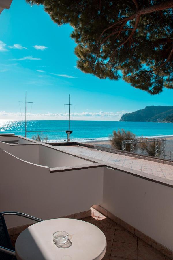 Suite Terrace,1320152791:JPEG