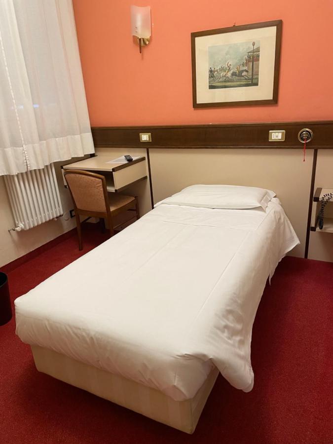 Single Room,1168787215:JPEG
