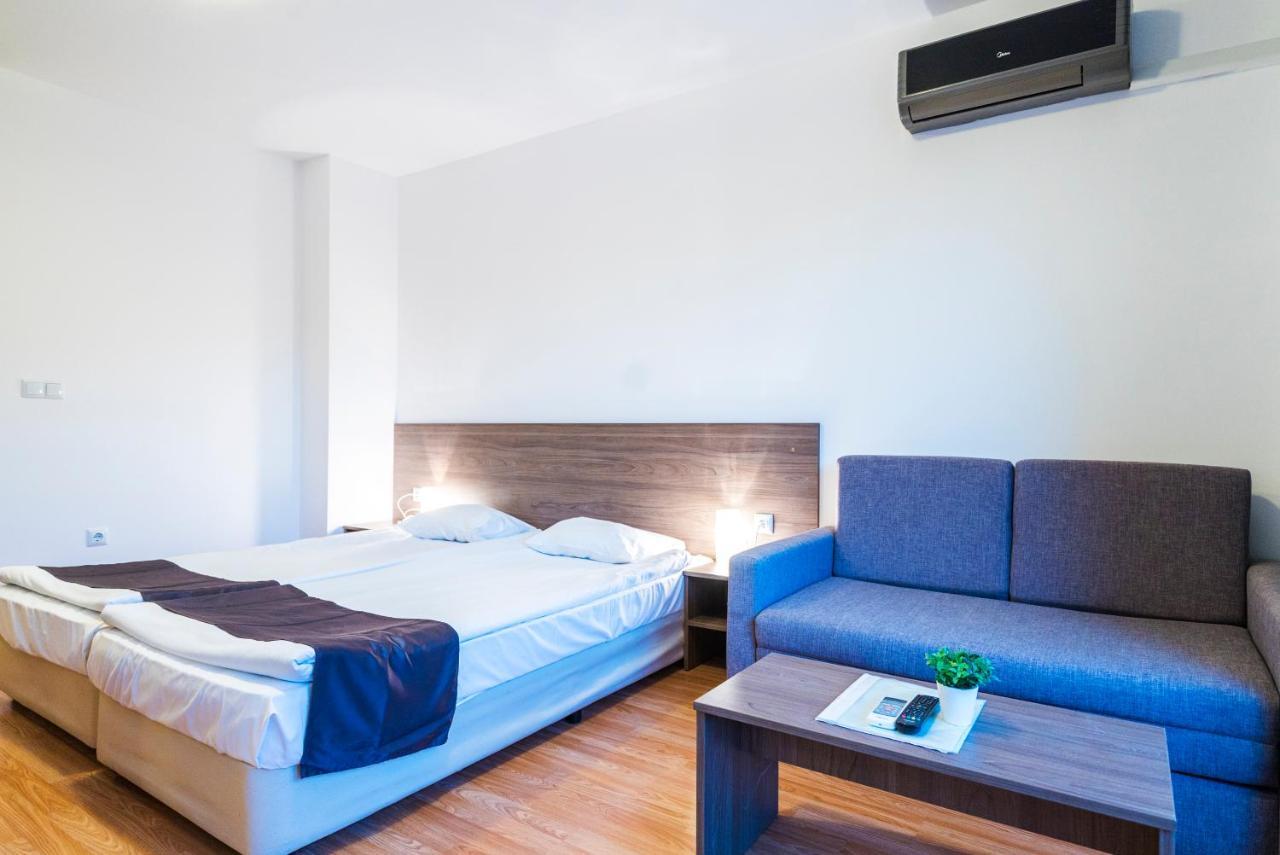 Twin Room Balcony,318373981:JPEG