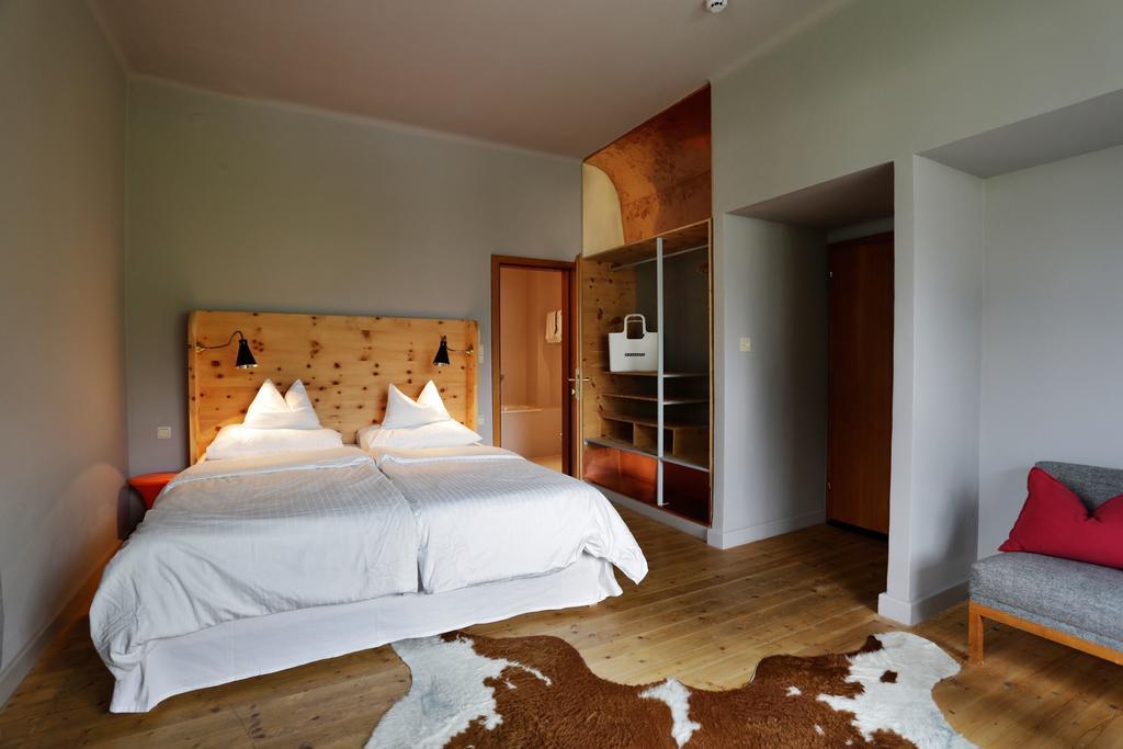 Medium Double Room,697813800:JPEG