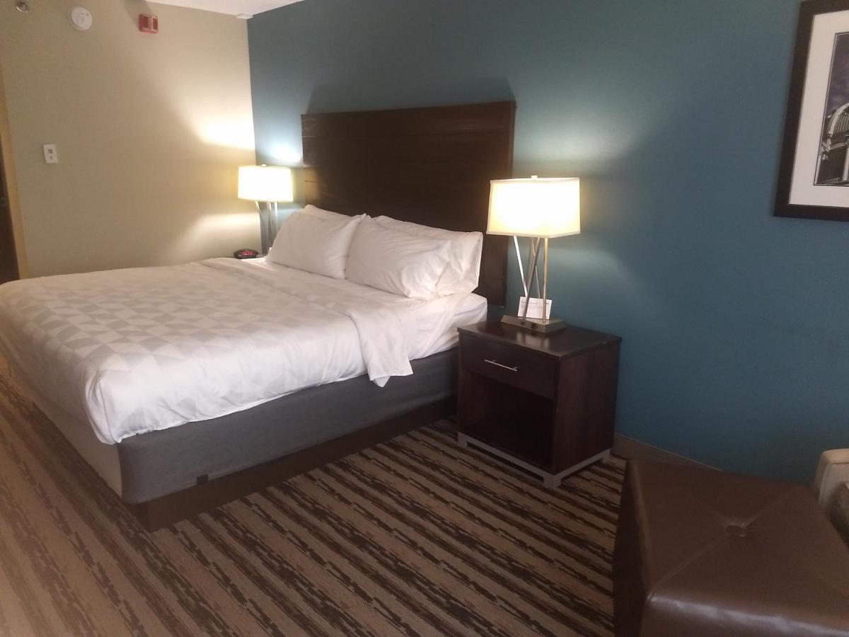 King Room Mobility Access or Hearing Accessible,1168389184:JPEG