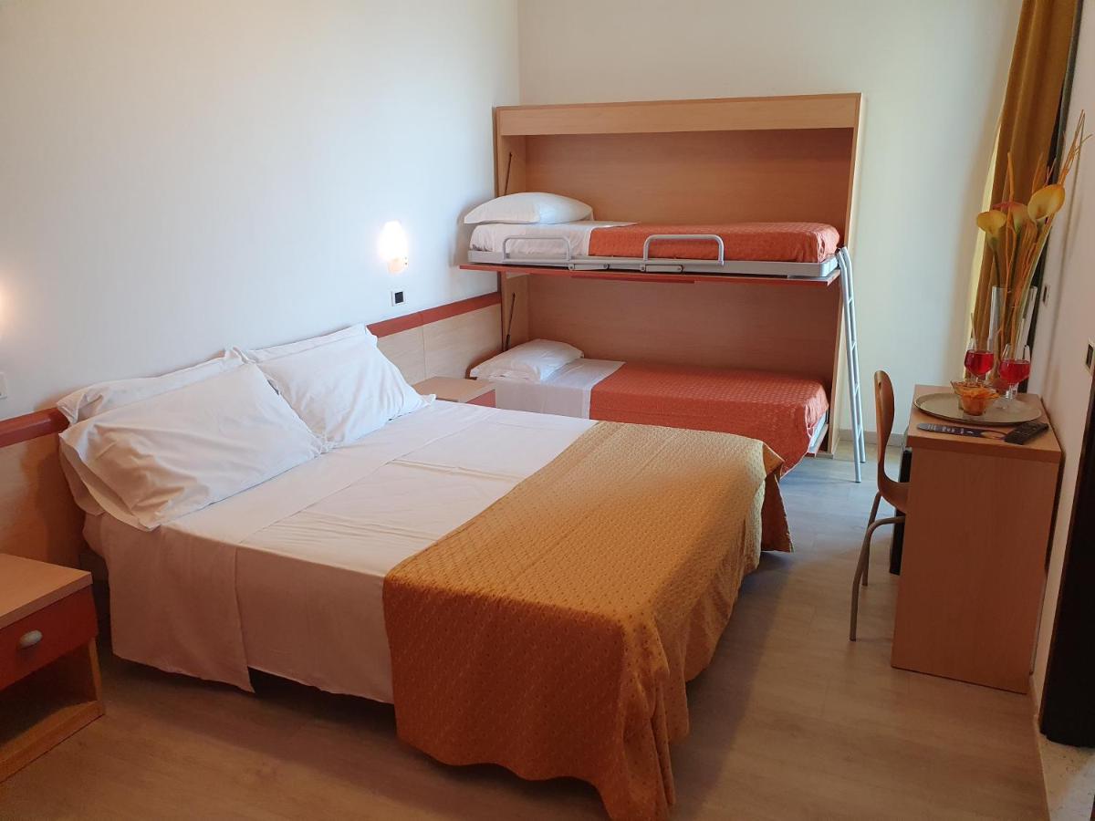 Standard Triple Room Sea View
