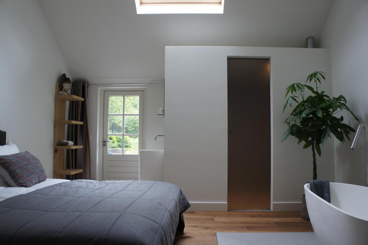 Deluxe Double Room Bath
