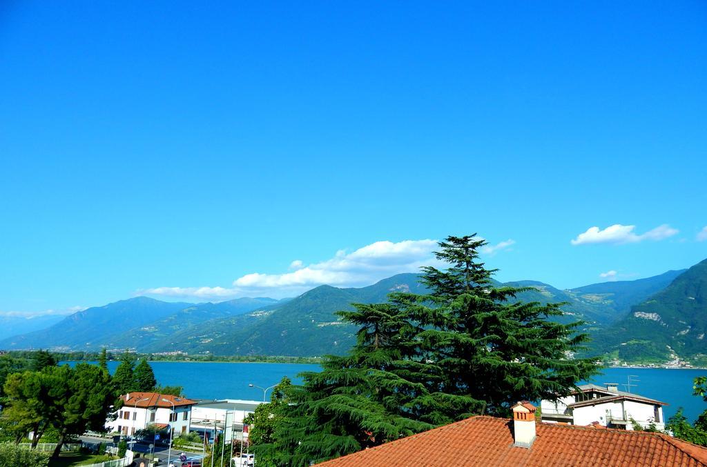 Camera Matrimoniale con Vista Lago