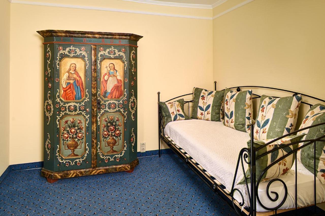 Single Room,1169762065:JPEG