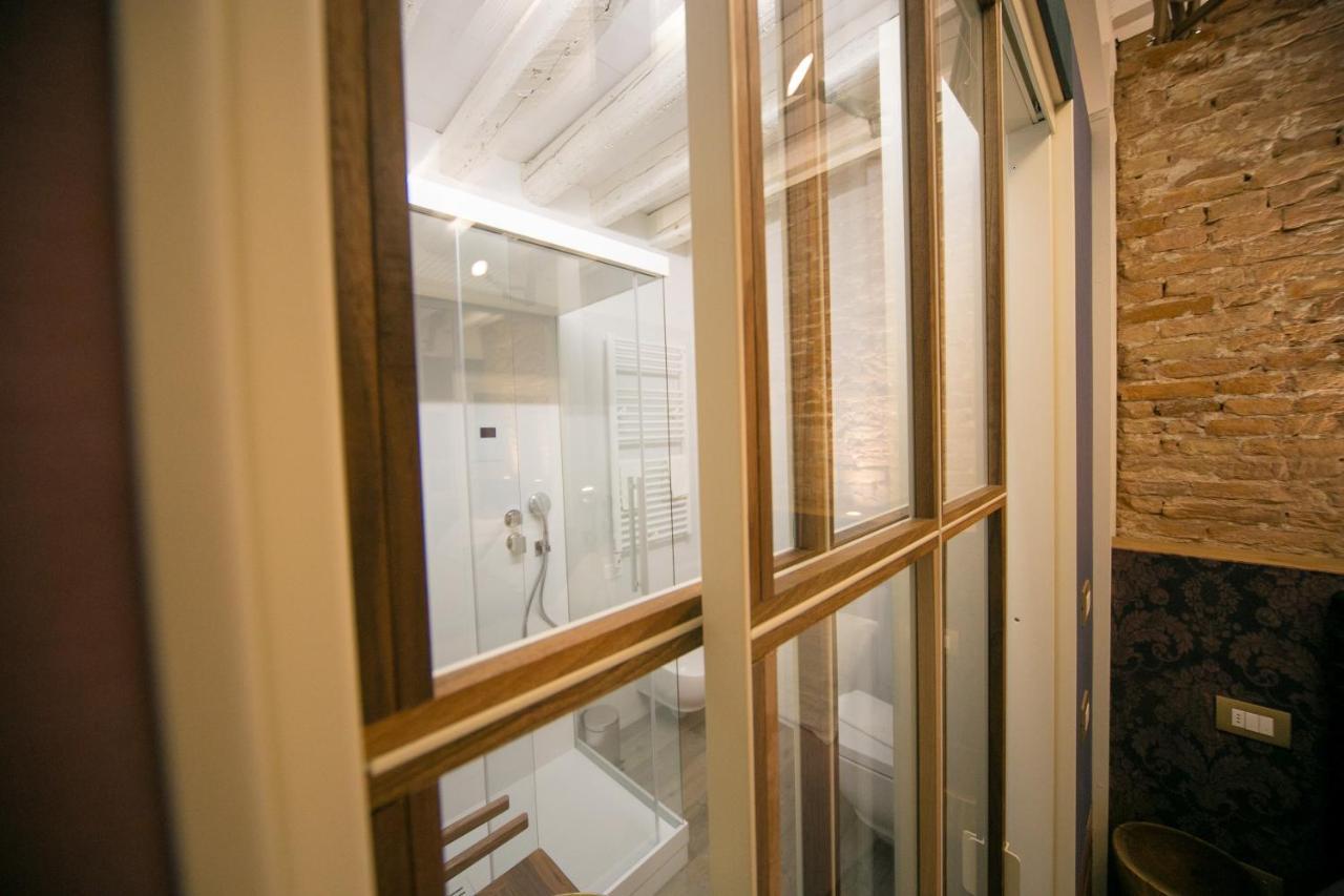 Family Room Private Bathroom