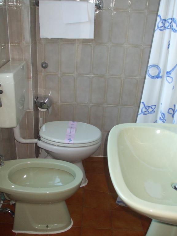 Single Room,1260386950:JPEG