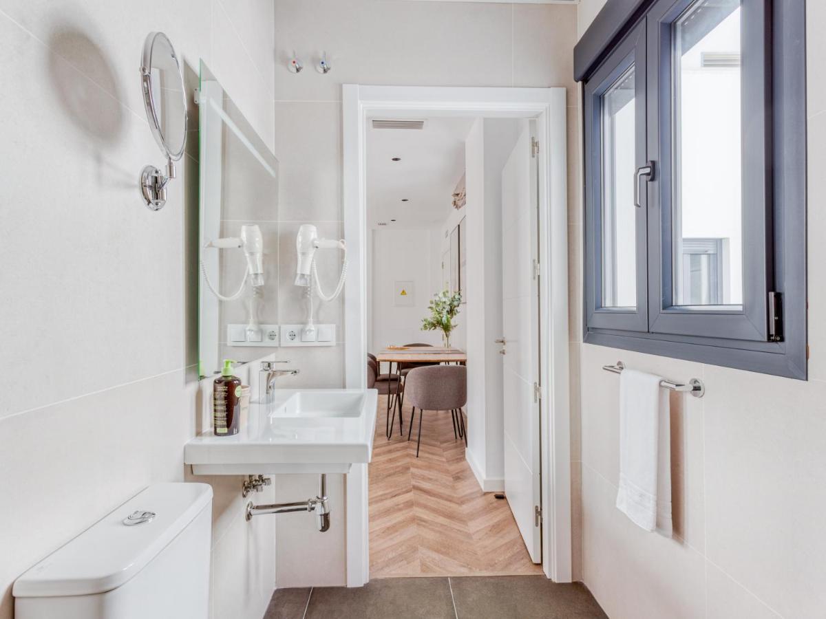 One-Bedroom Apartment XL