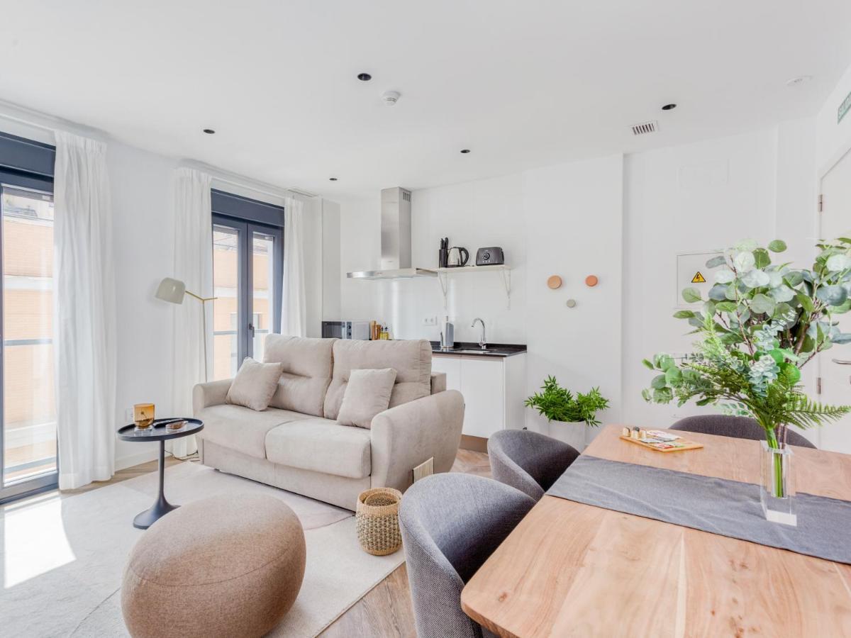 One-Bedroom Apartment XL