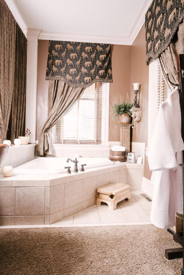 King Room Spa Bath