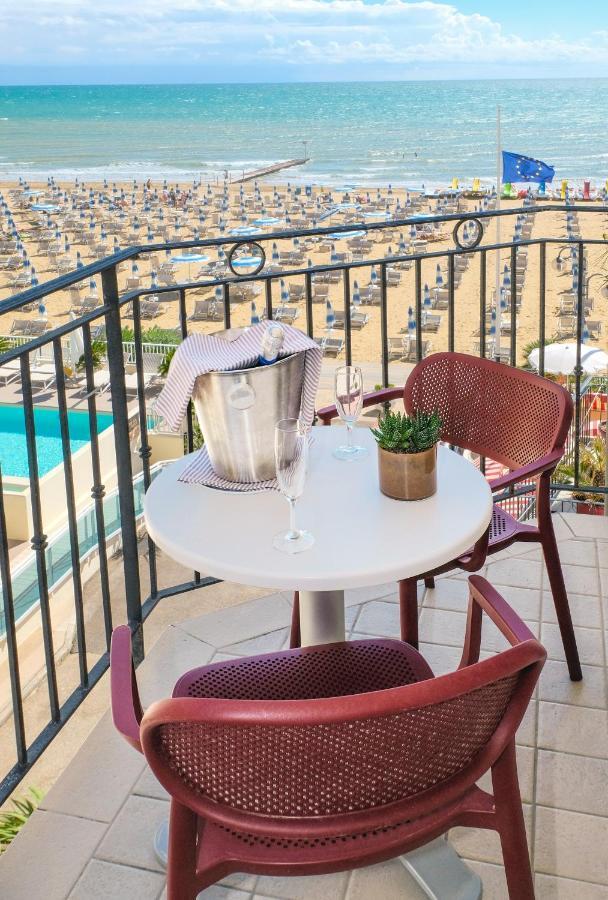 Standard Double or Twin Room Partial Sea View,1173275460:JPEG