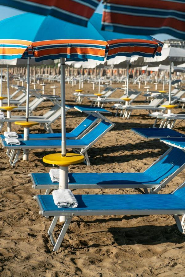 Standard Double or Twin Room Balcony Partial Sea View Beach Access,663800223:JPEG