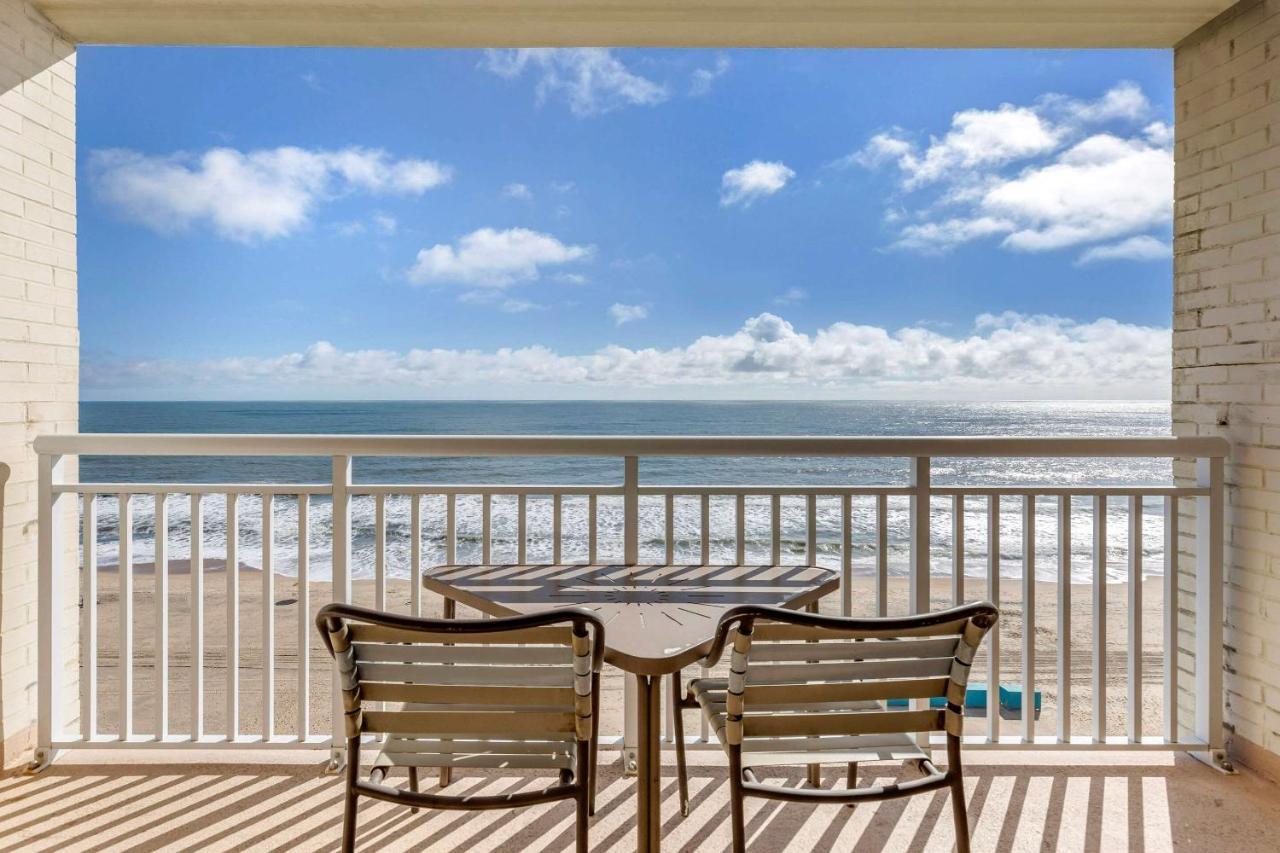 Efficiency Oceanfront 1 King Bed & Sofa Bed Interior Entrance Non Smoking