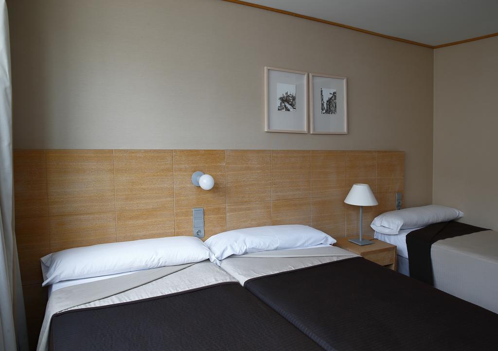 Standard Triple Room,139158483:JPEG