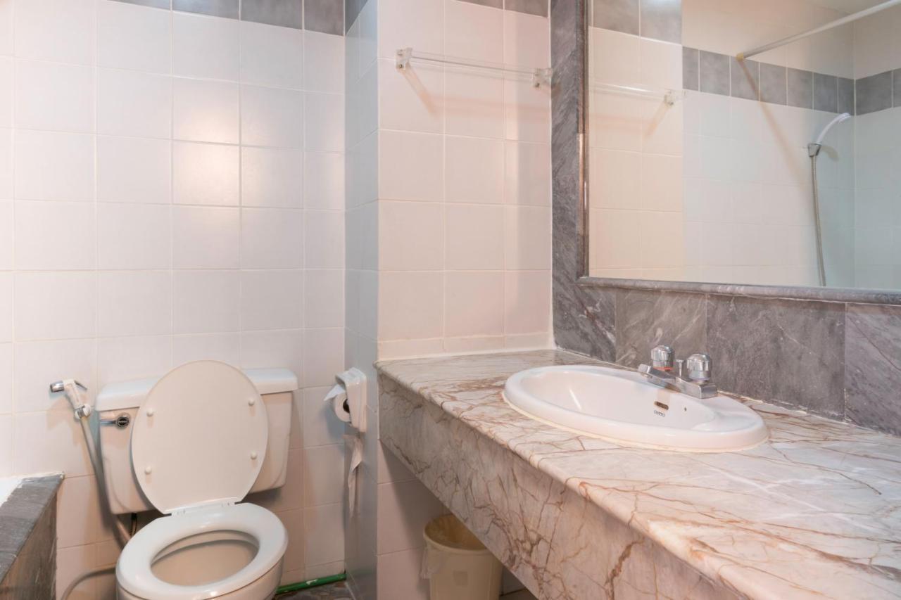 City View Room 1 King Bed Roll Shower Mobility Hearing Accessible