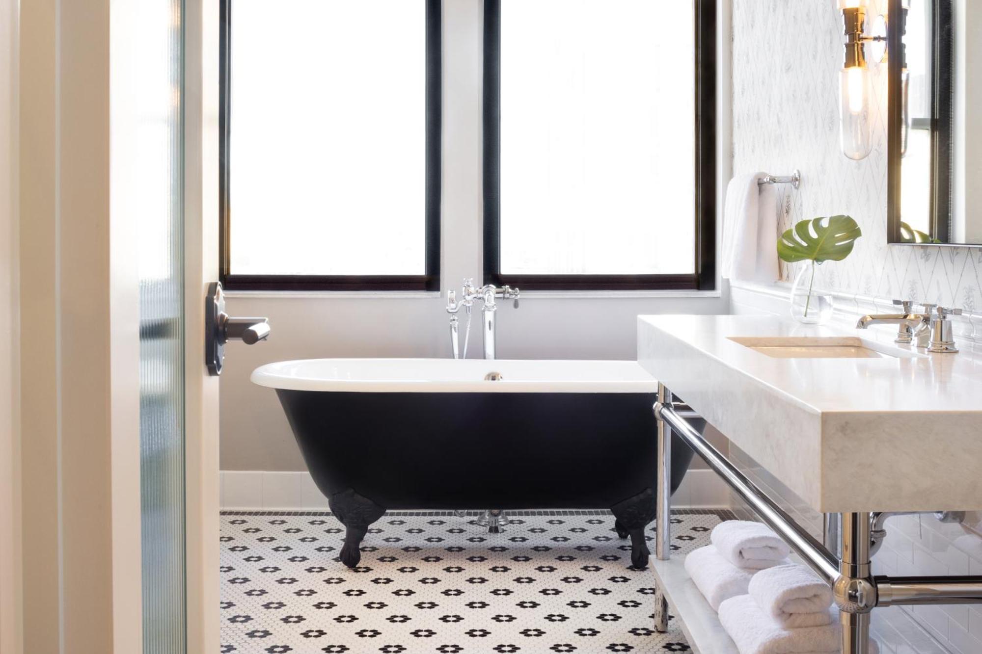 Midtown Suite