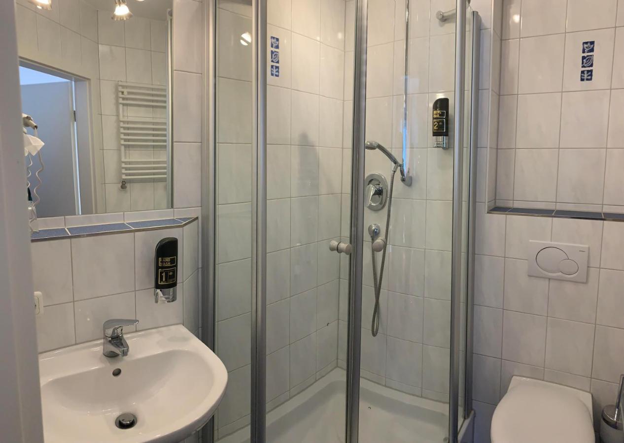 Double Room Private Bathroom