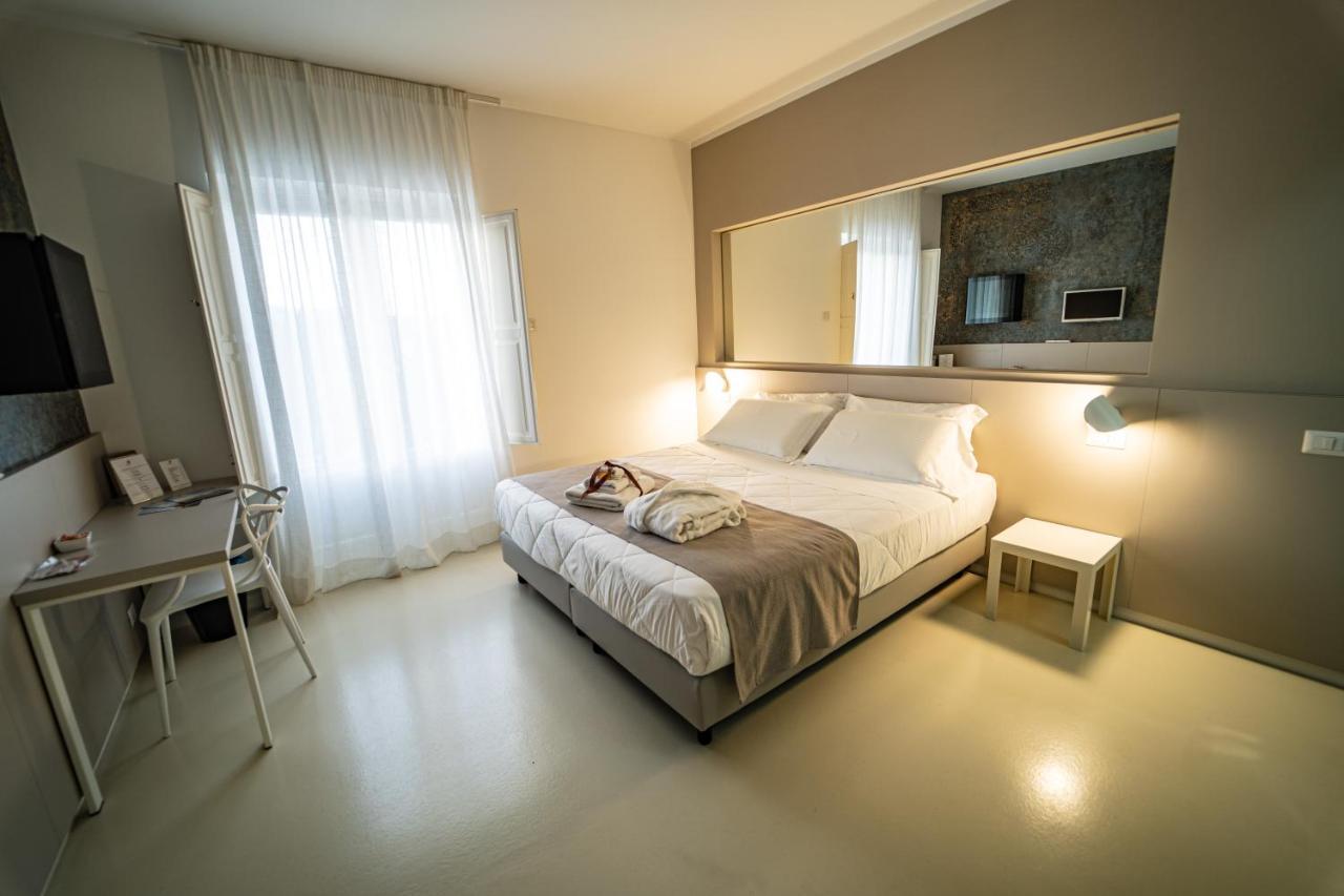 Double or Twin Room,1177885864:JPEG
