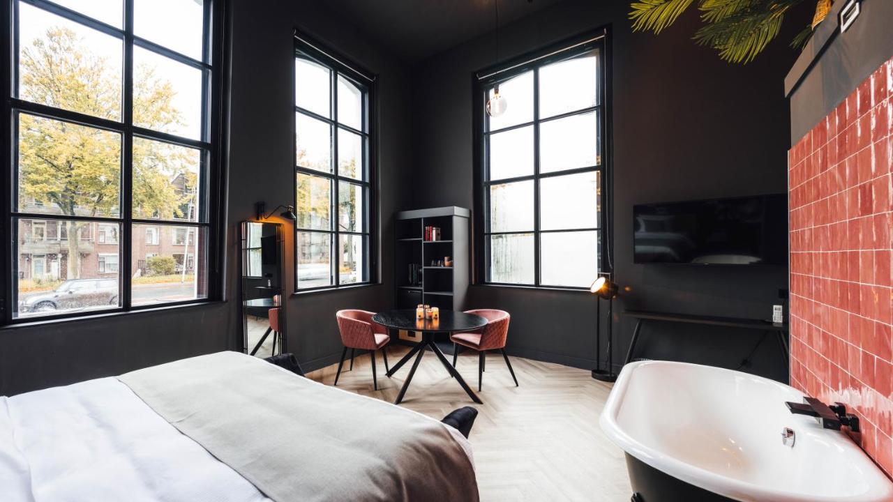 Deluxe King Suite