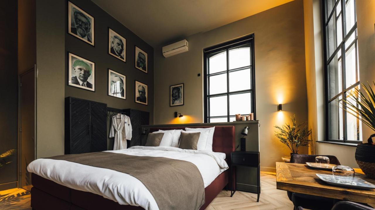 Deluxe King Suite
