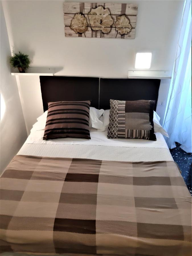 Small Double Room,1129124199:JPEG